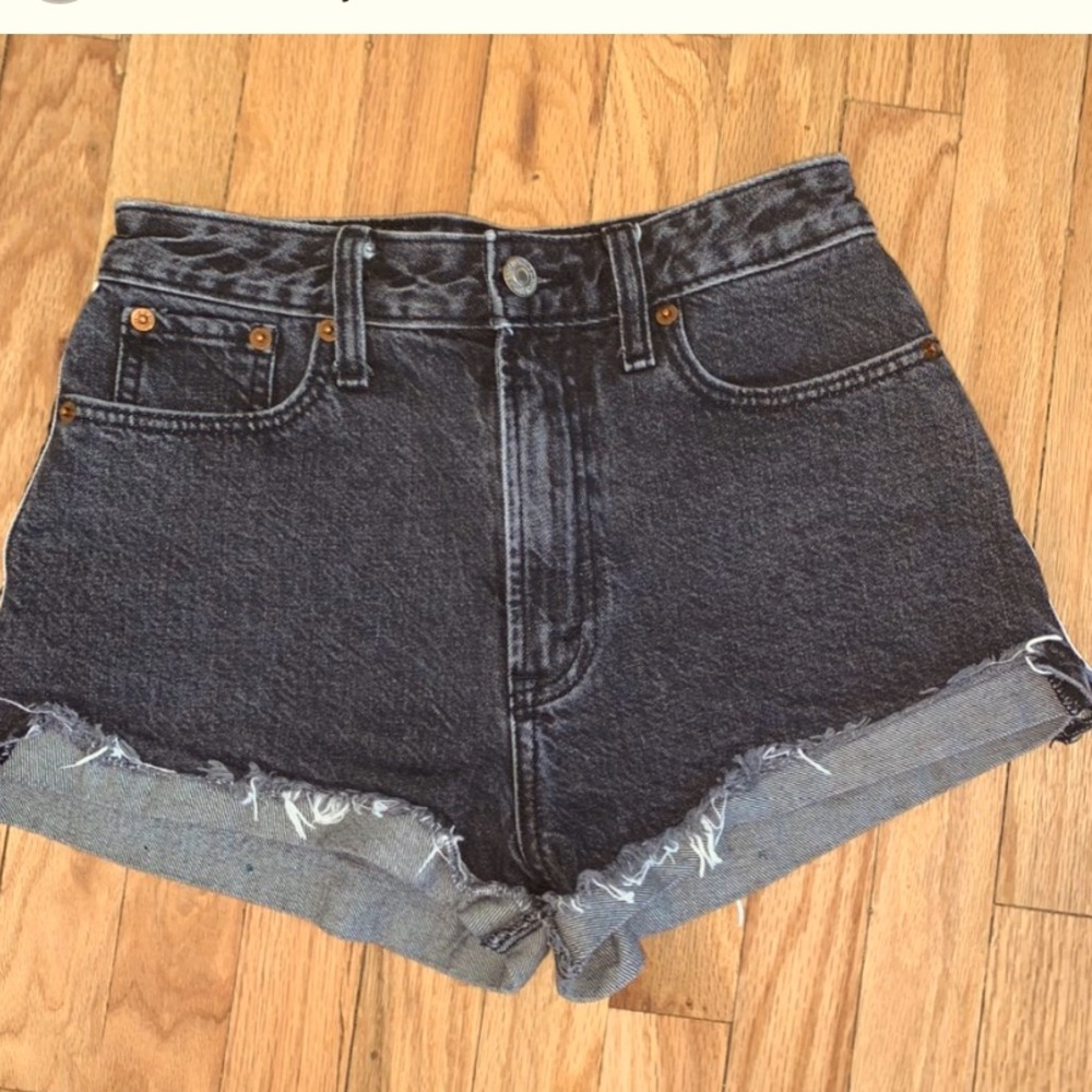 Black high rise denim shorts!!